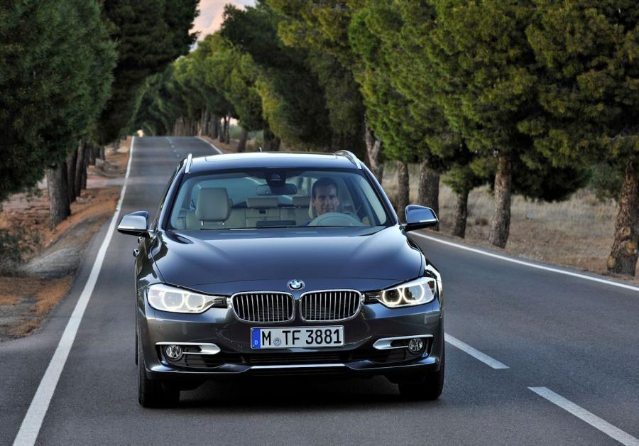 BMW 3-Series Sports Wagon 2013 года  (фото 18 из 38)